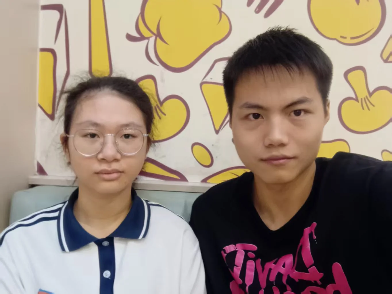 那时候已经坐得很近